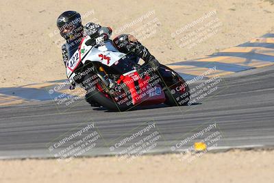 media/Jan-10-2025-CVMA Friday Practice (Fri) [[489e0da257]]/Group 4 and Trackday/Session 3 (Turns 9 and 10)/